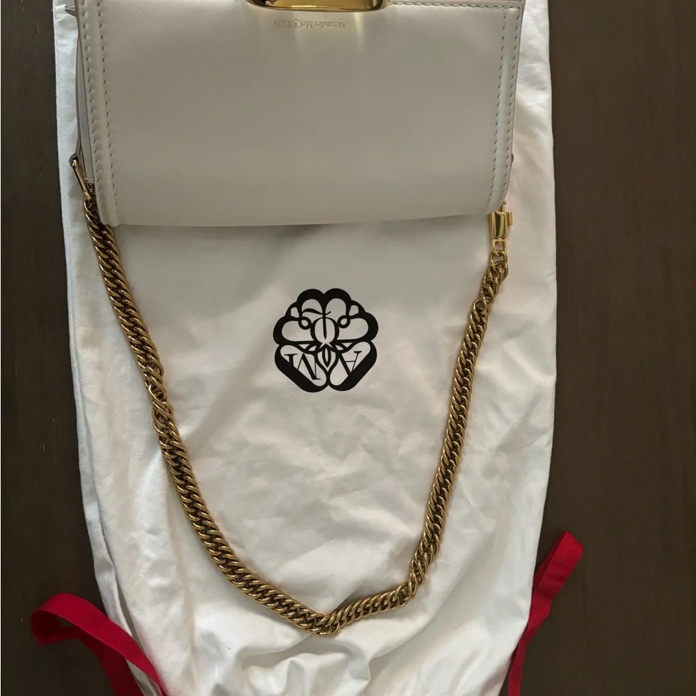 Alexander McQueen Cream and Gold Clutch - Picture 1 of 2